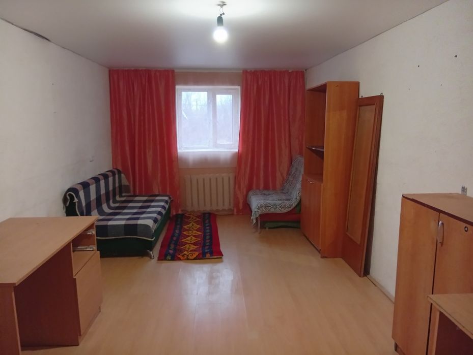 Сдам в аренду комнат на долги срок цена 60.000 вместе с комуслогой