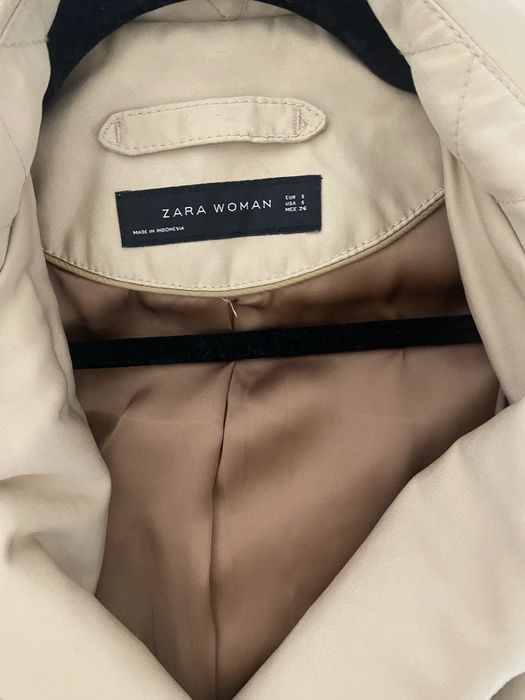 Trenchcoat Zara s crem