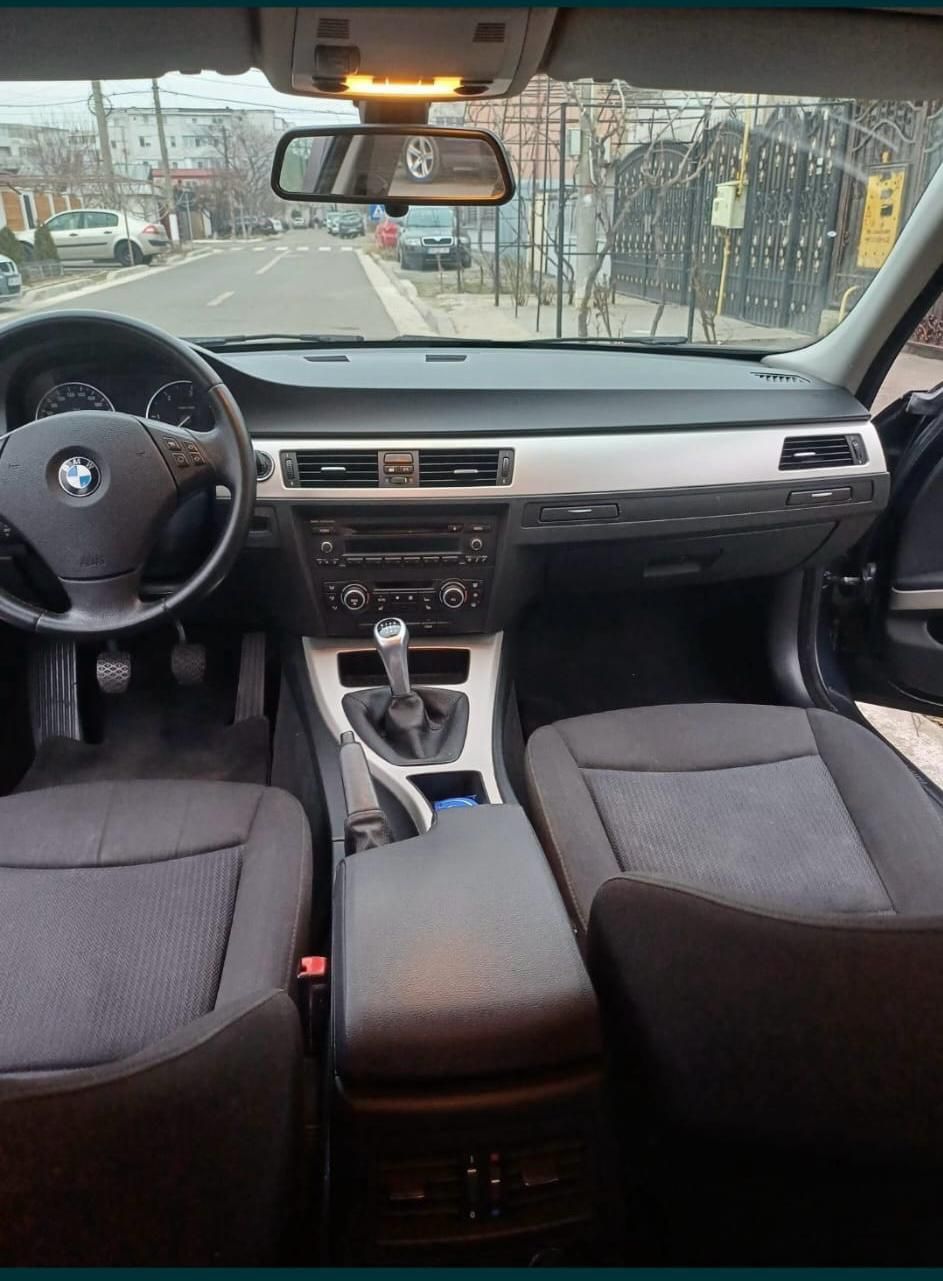 BMW seria 3 BMW 318 D 2010