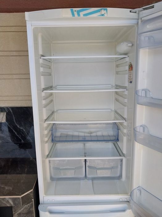 Холодильник INDESIT