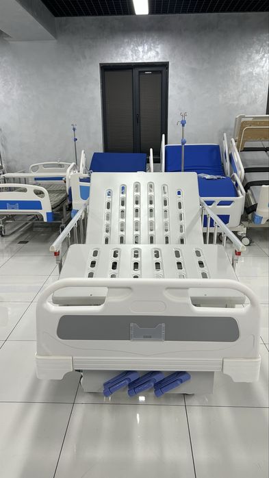 Механическая 3-х функциональная кровать для интенсивной терапии