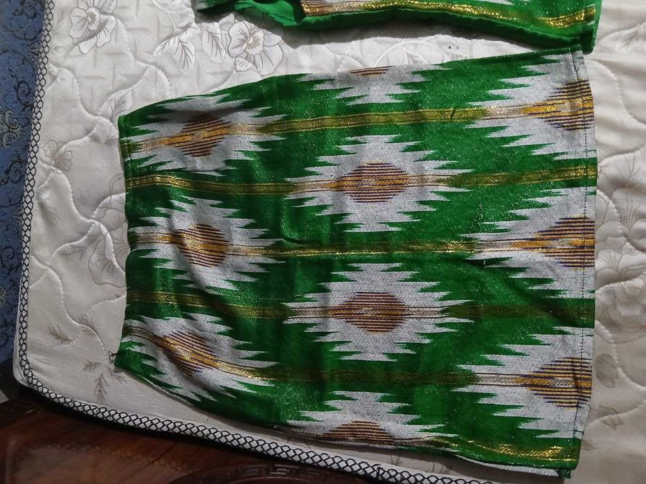 Женская одежда Адрасдан тикилган тройка