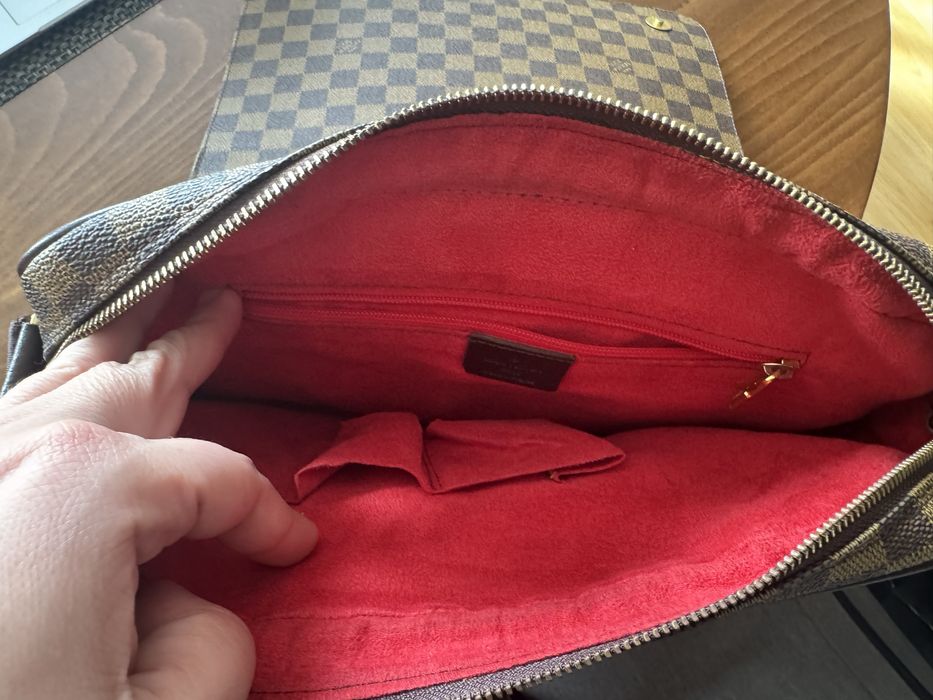 Продавам лични чанти и портмонета