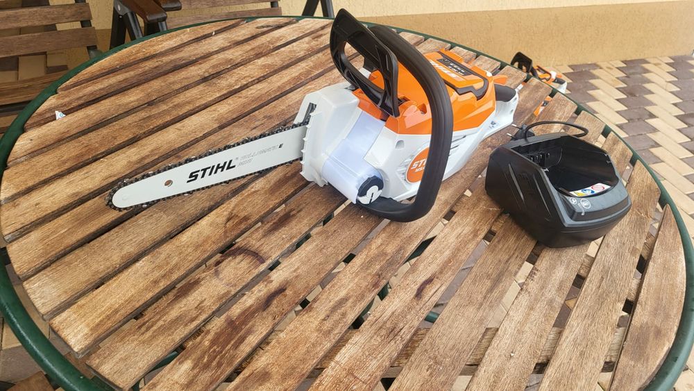 Drujba profesionala Stihl MSA 80 C pe acumulator