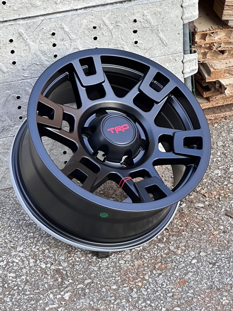 Off Road Джанти 17 “ цола 6х139.7 чисто нови Toyota Pajero Ranger