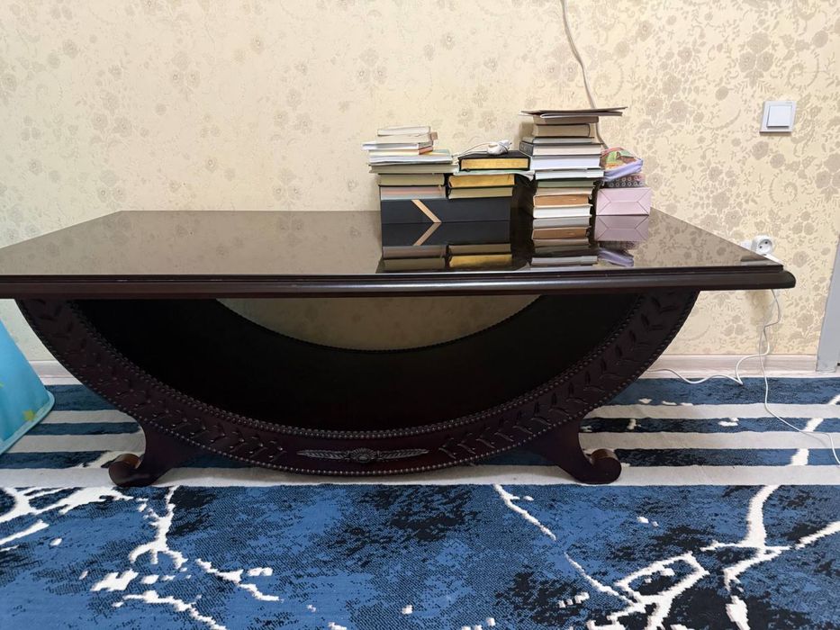 Мехмонхона учун стол