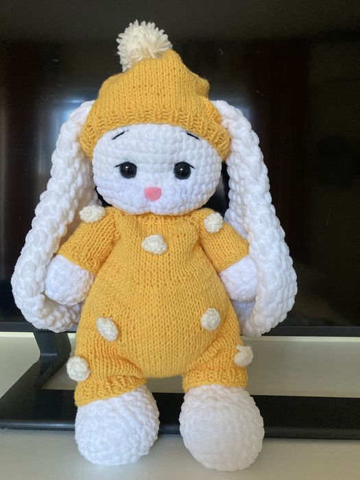 Плетена играчка- зайче