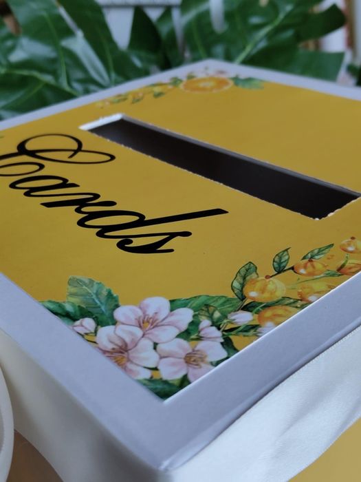 Кутии за пари, Бутониери, гривни, сватбени покани