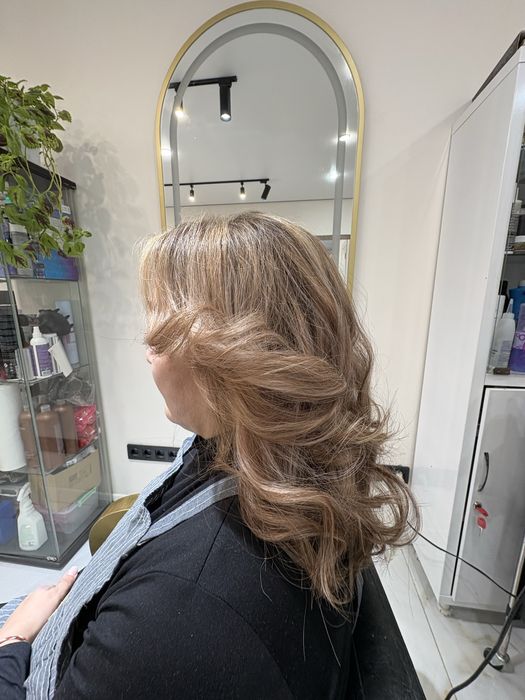 Нужно модель для укладки волос