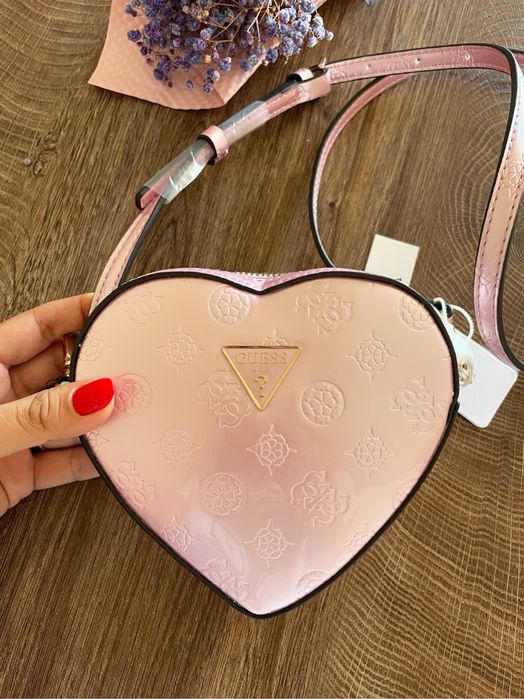 Дамска чанта Guess