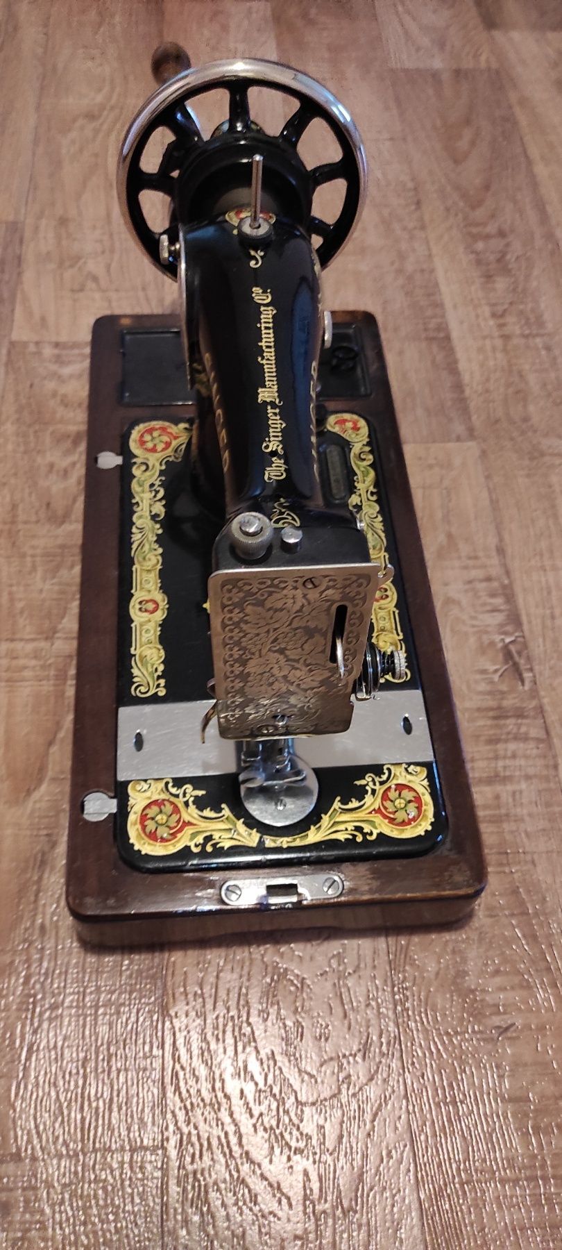 Ръчна шевна машина SINGER 28K (1951 г.) – антикварна, запазена