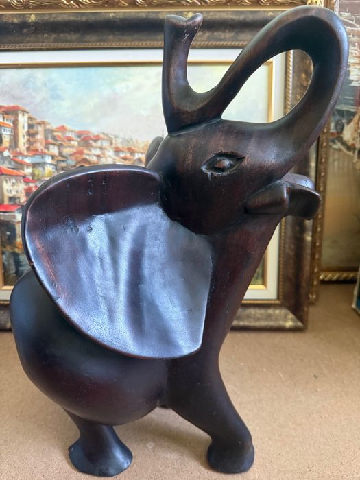 Слон от плътно абаносово дърво