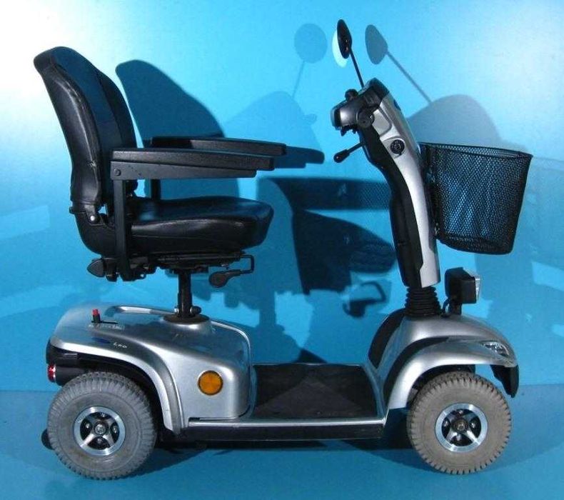 Scuter electric handicap/ batrani Invacare Leo - 6 km/h