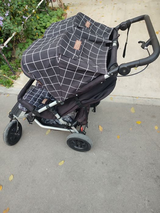 Продавам количка за близнаци Mountain buggy