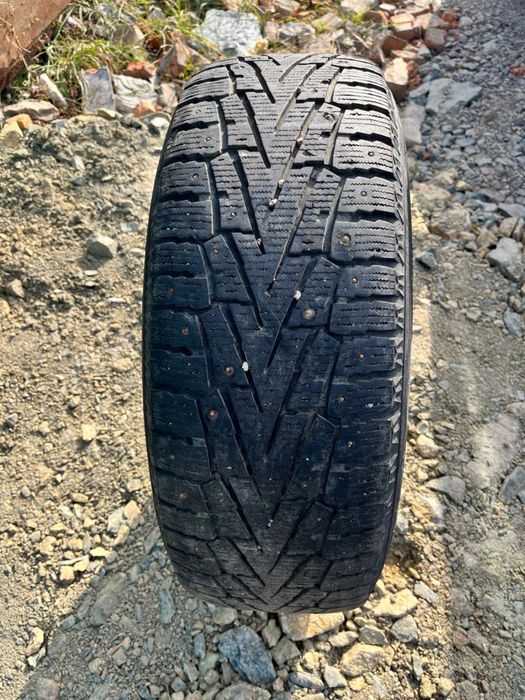 Продам: зимние, шипованные