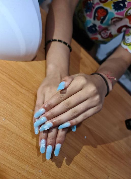 Unghii cu gel sau semi