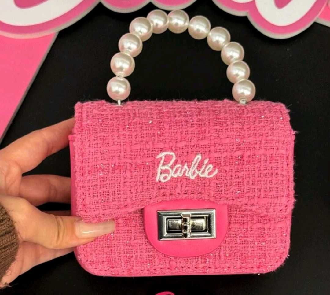 Детска чантичка Barbie със перлена дръжка налична във розово и бяло