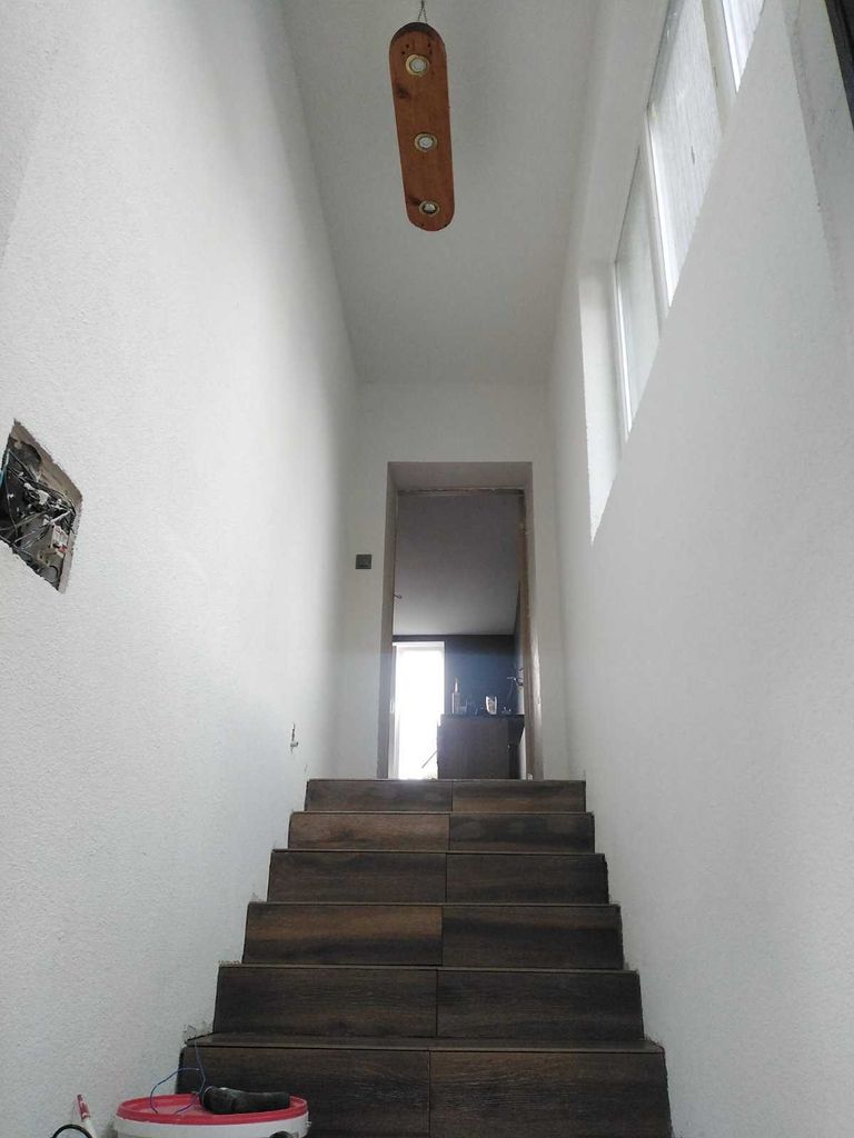 Продава се Етаж от къща в Перник, Изток - 83 кв.м за 860 €/кв.м - Снимка #2