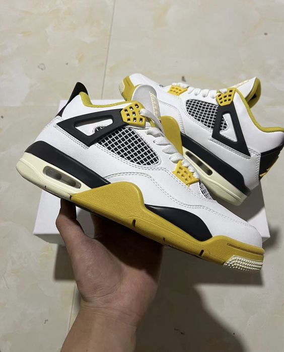 Air Jordan 4 Retro Vivid Sulfur
