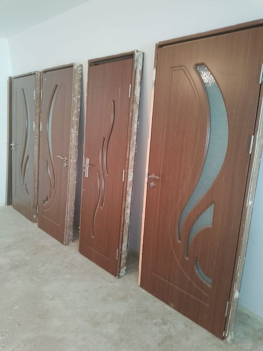 Vând uși interior diferite mărimi