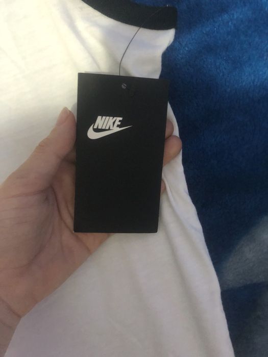 Maiou Nike nou alb!