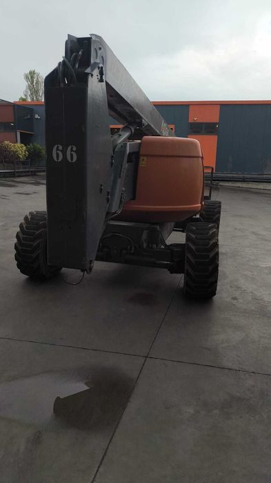 Nacela cu brat articulat JLG 600AJ, an 2009