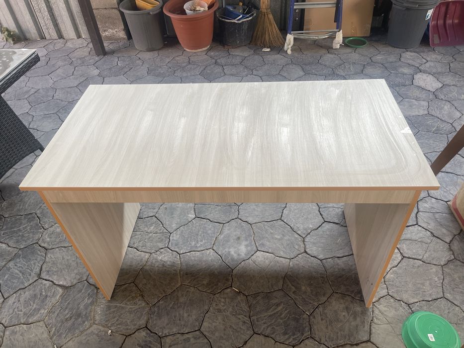 Рабочий стол для учёбы или работы