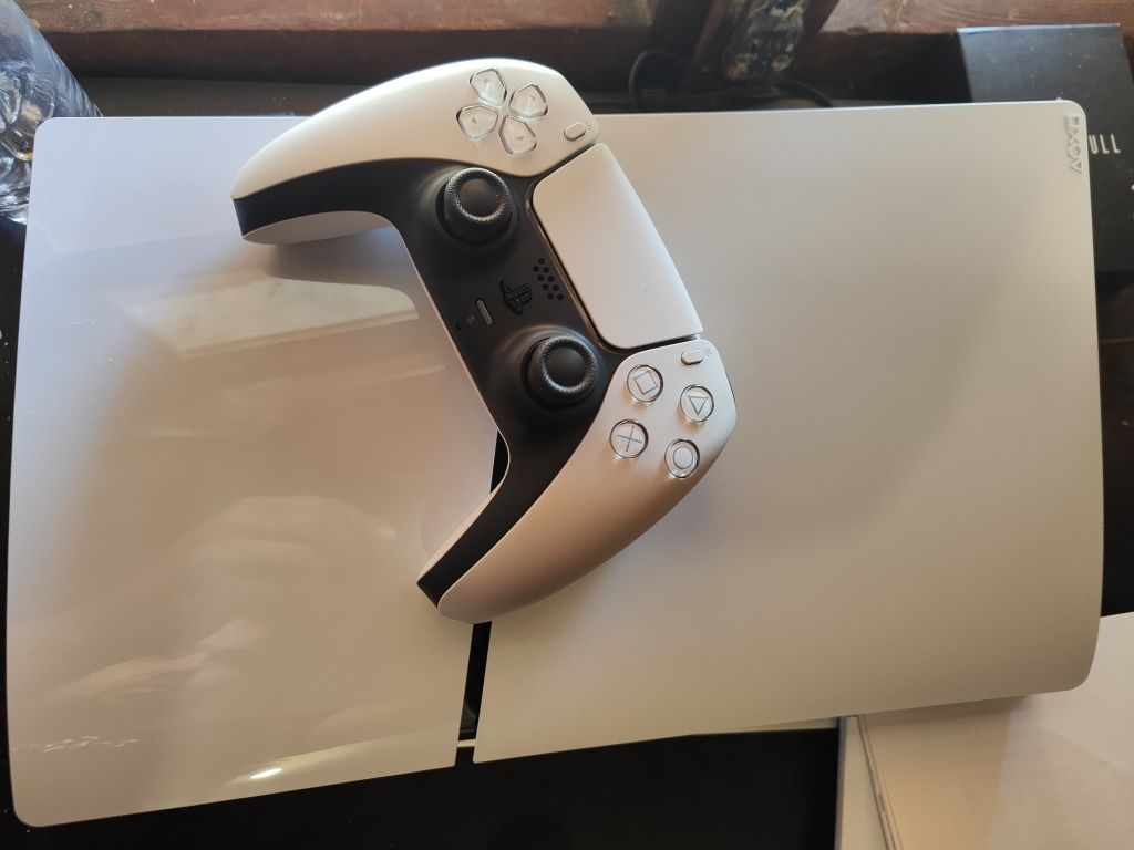 Продавам Play Station 4 и ps5