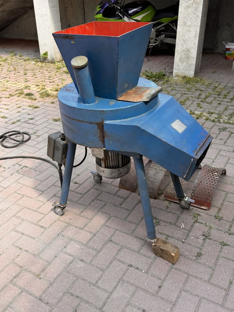 Фуражомелка 4 кв., 380V, заводско производство.