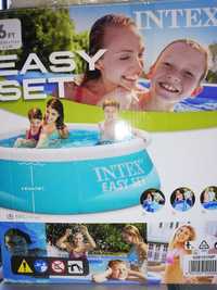Продаётся надувной бассейн INTEX.Новый,на 880 литров воды,круглой форм