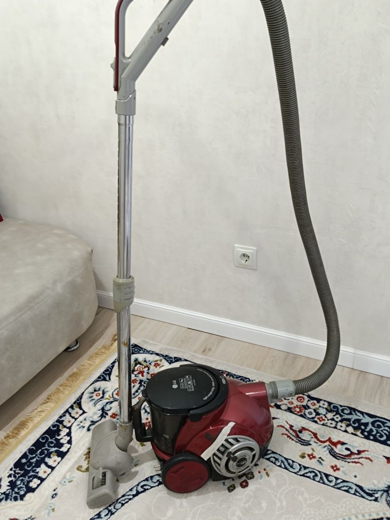 Продам пылесос от LG