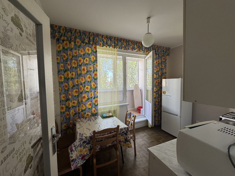 Сдается 2ком квартира в 4 микрорайоне, 7 этаж, лифт работает