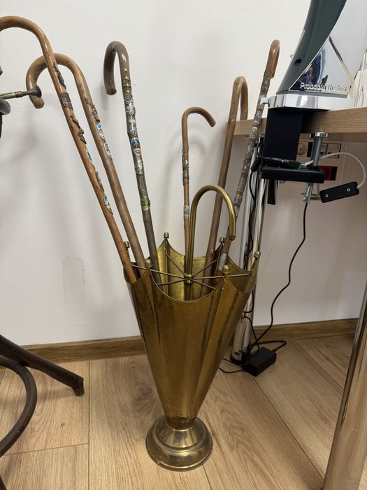 Стойка за чадъри