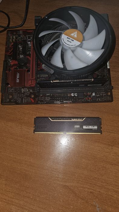 Материнская  плата комплект  b250 asus i3 6100 ddr4 2×8= 16 gb 2400 Mh