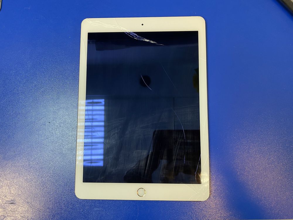 Schimbam Geam iPad Mini 4 350 lei