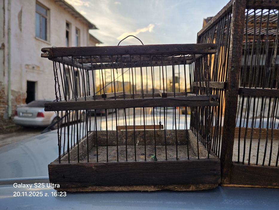 Клетка за пойни птици