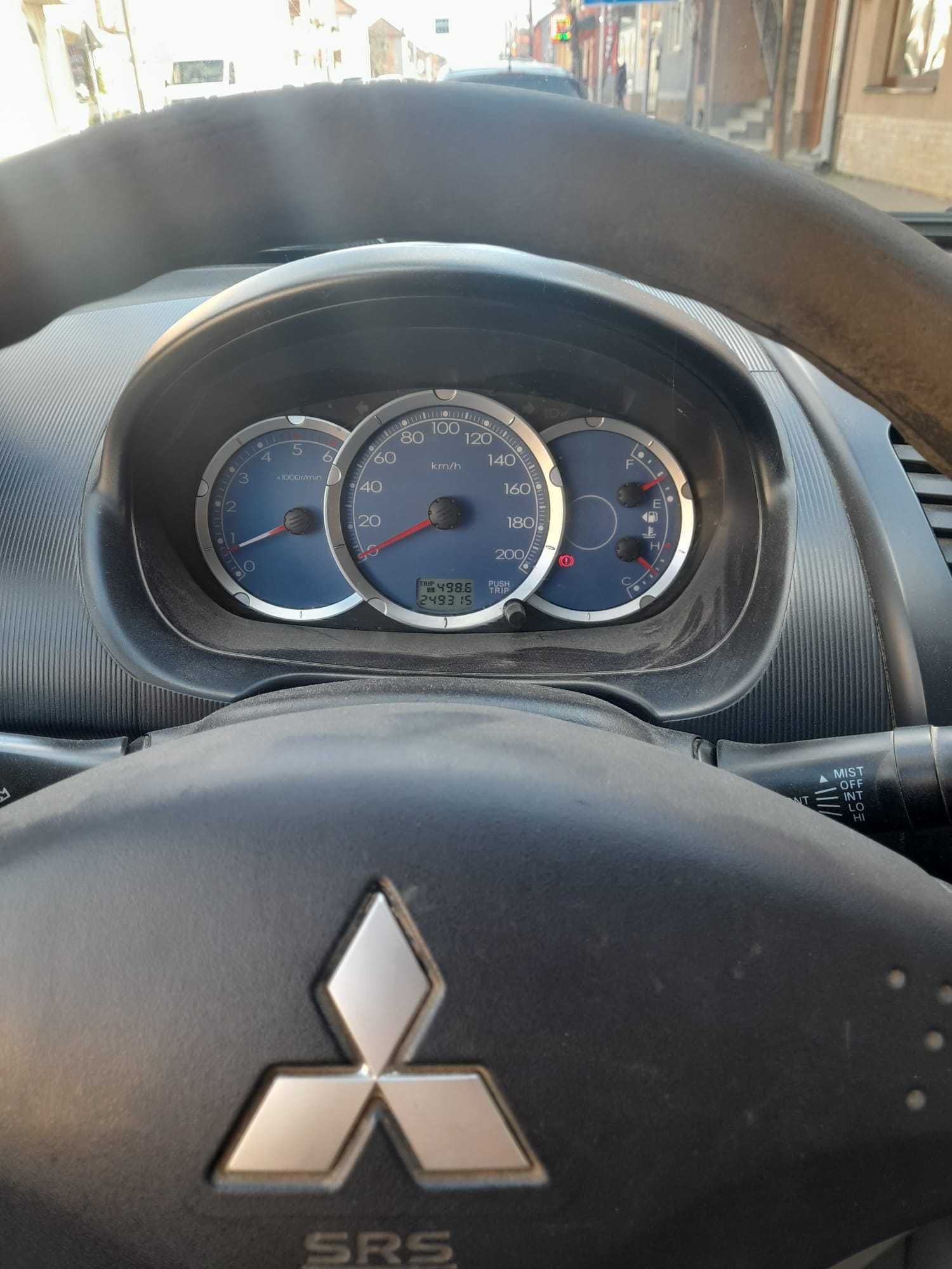 Autoutilitara  Mitsubishi