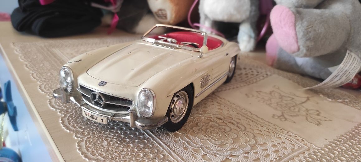 Метална количка Mercedes Benz 300SL Roadster мащаб 1:18