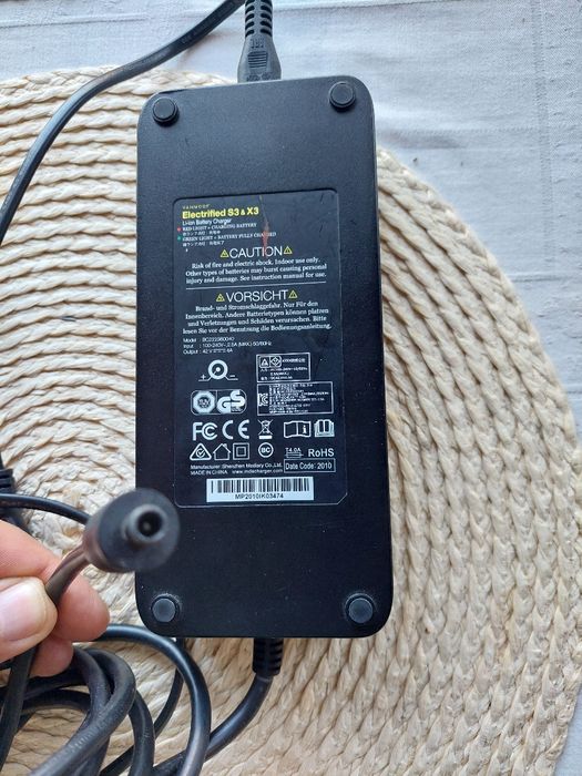 Incarcator baterie 36v