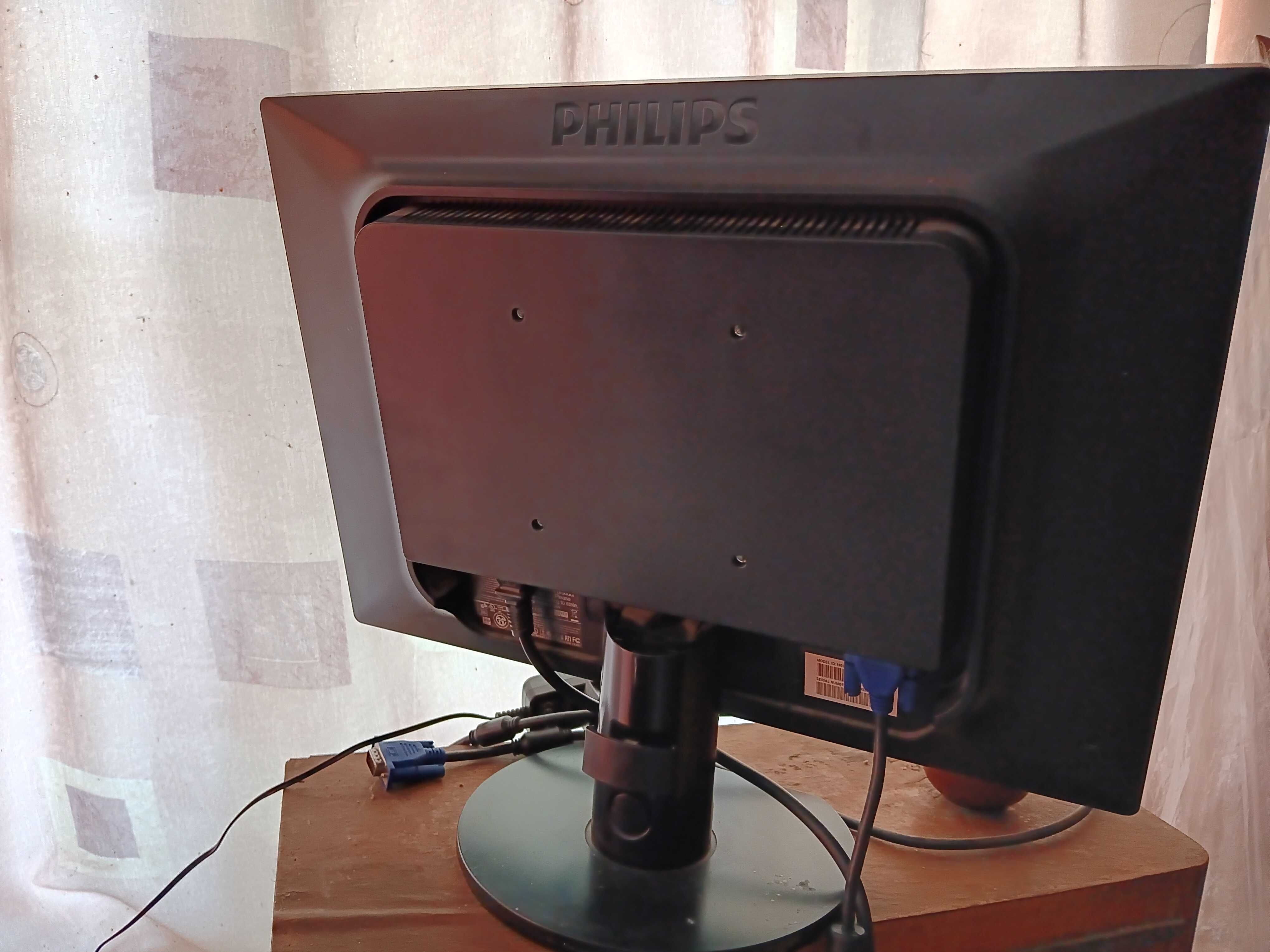 Монитори за компютър Philips и ACER