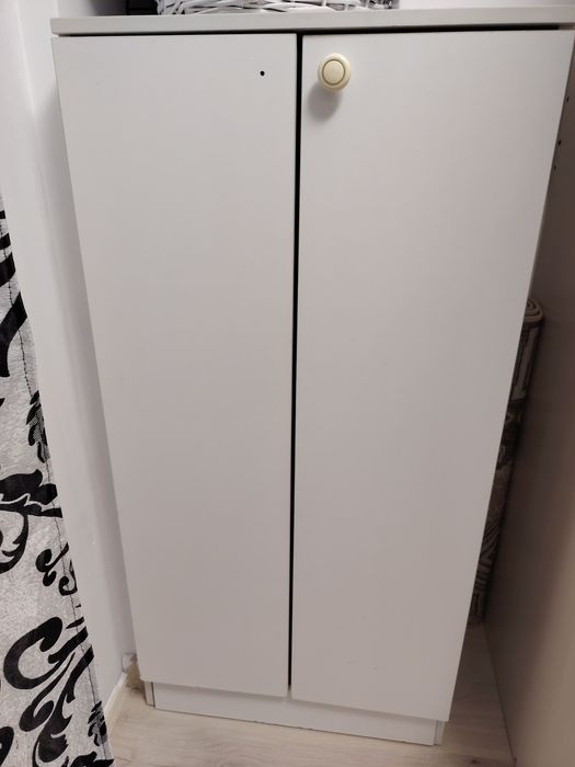 Детский шкаф белого цвета