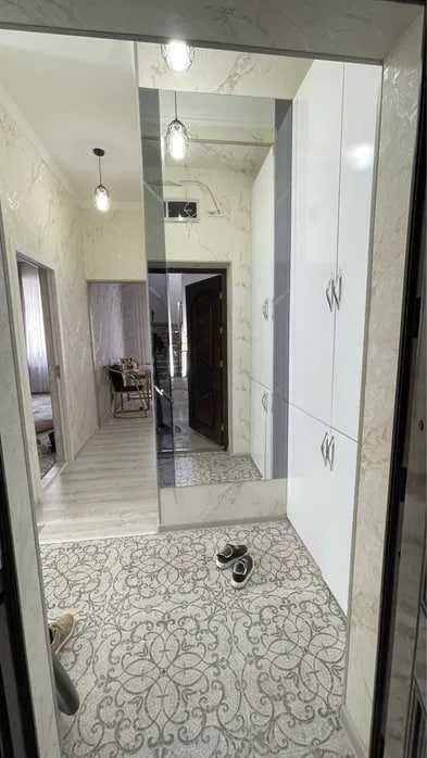 Срочно продается квартира 3/1/4 в сергели грен хаус 80 кв,м 83000$