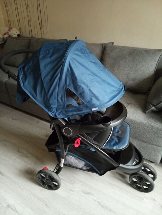 Детская прогулочная коляска