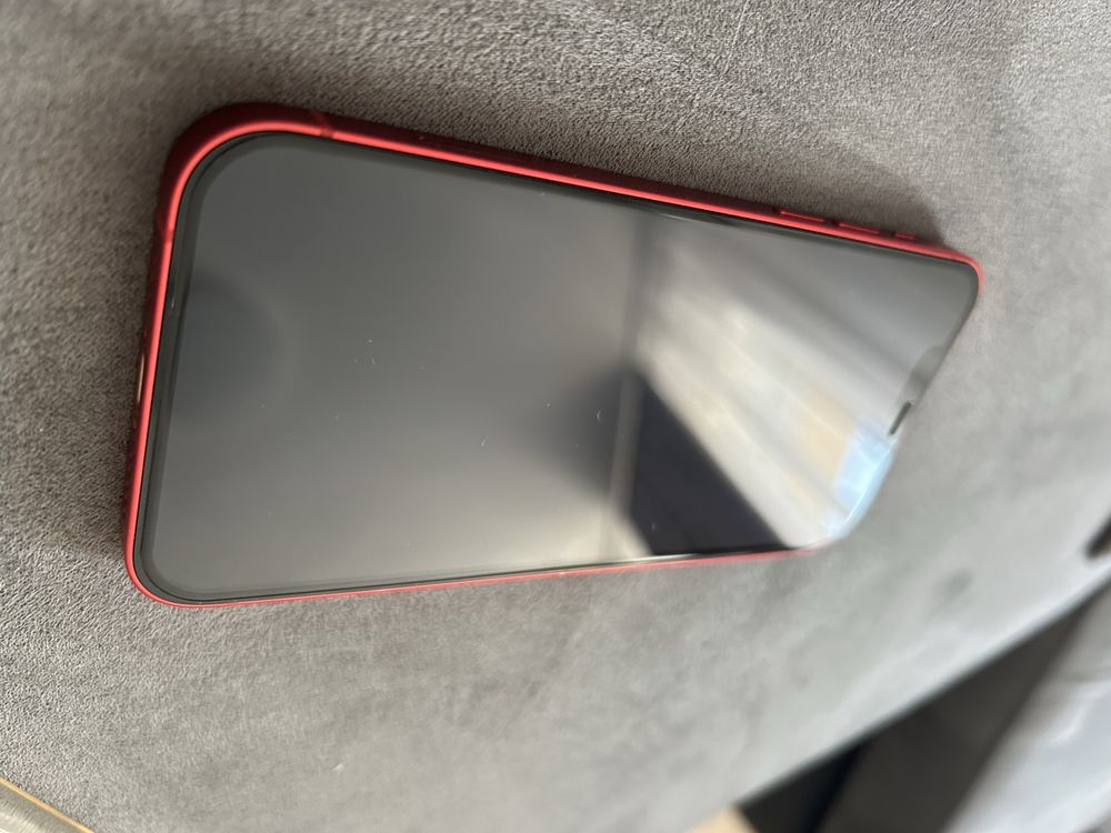 iPhone 12 red edition + зарядно и слушалки