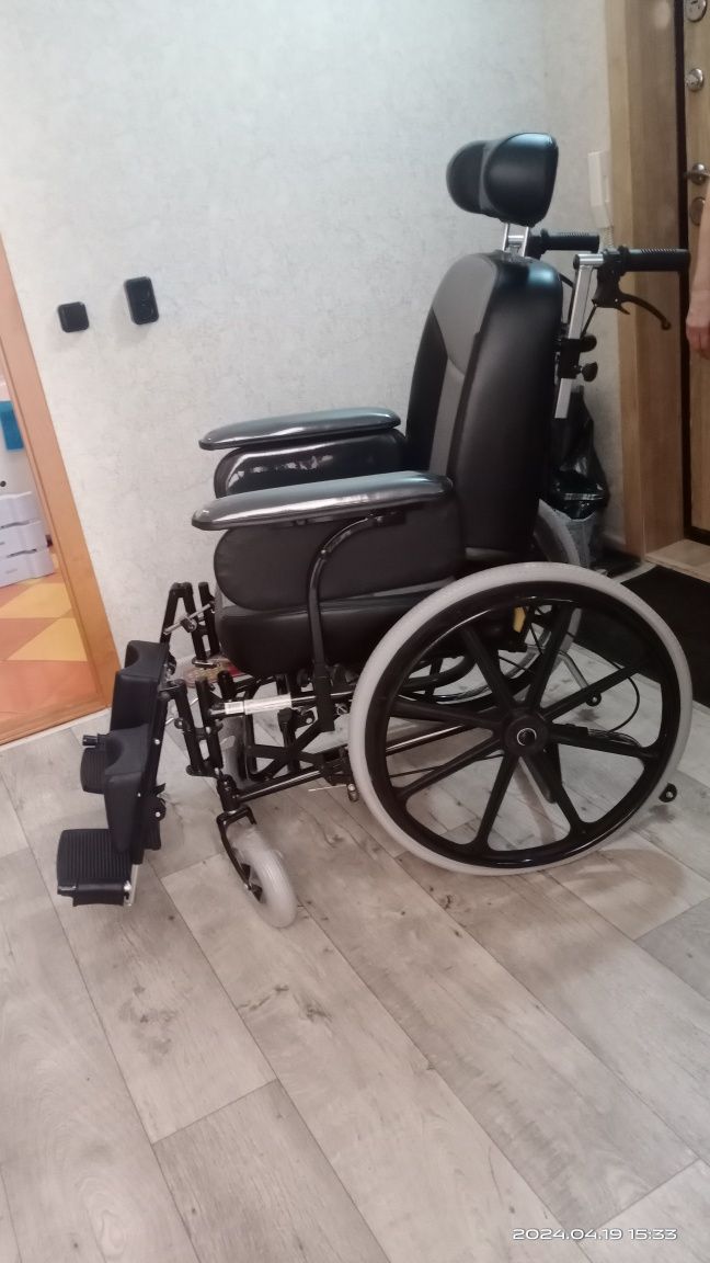 Продам Новую инвалидную коляску