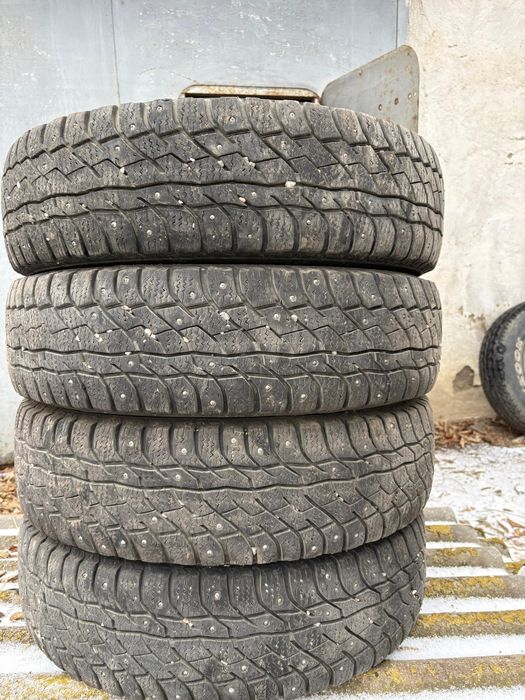 Продам шипы на Ниву