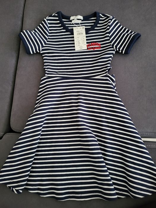 Продам новое платье на девочку