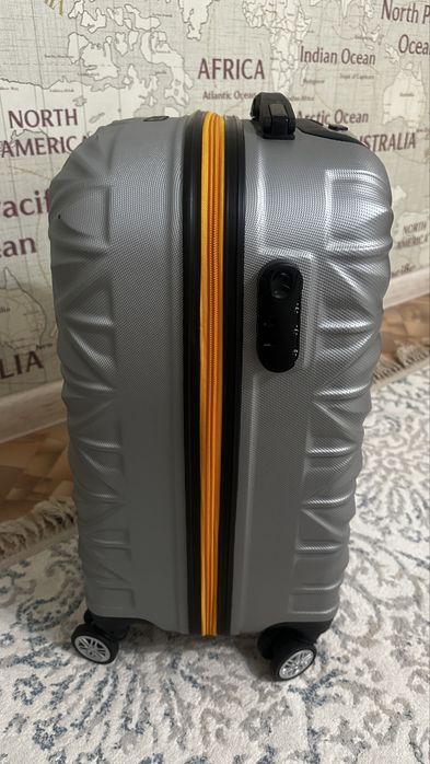 Чемодан сатылады