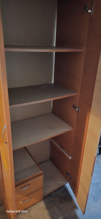 Dulap culoare maro, ca nou