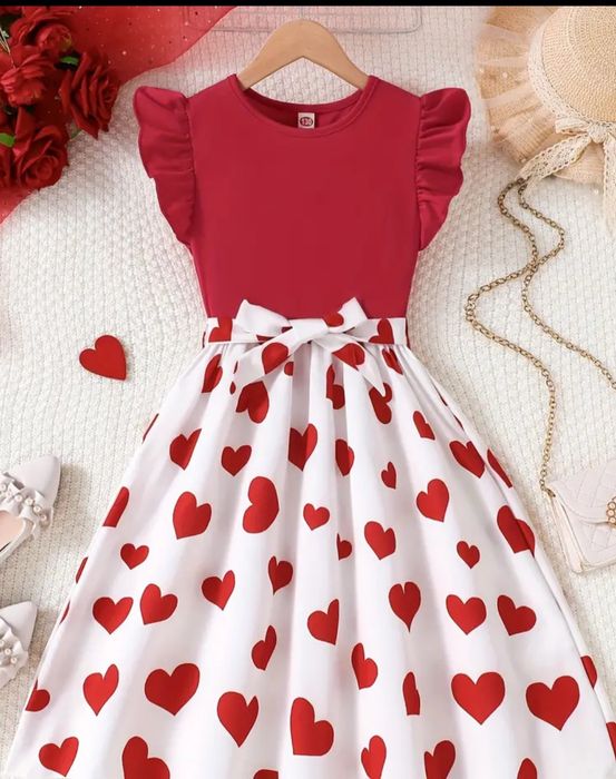 Продам платье на девочку 10-11